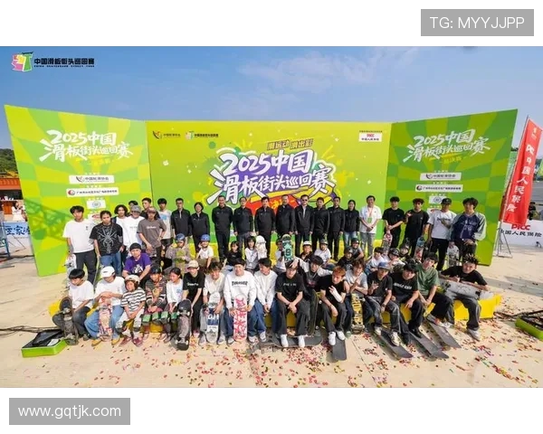 成都滑板队创新盯防战术解析助力团队实力提升与竞技表现优化